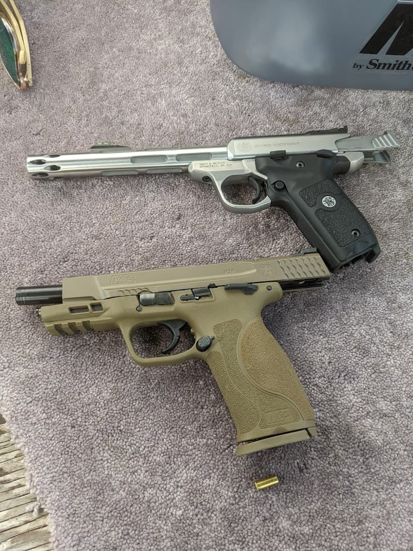 Dave's Gun Shop Inc. - Image 2