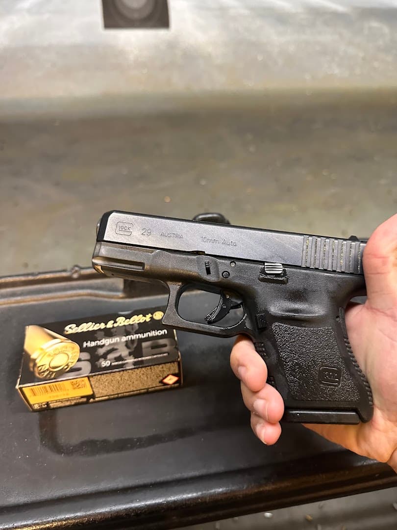 Big AlΓÇÖs Gun, Pawn & Range - Image 4