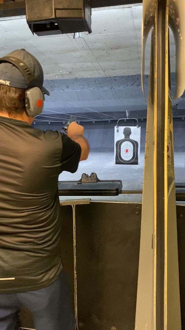 Big AlΓÇÖs Gun, Pawn & Range - Image 10