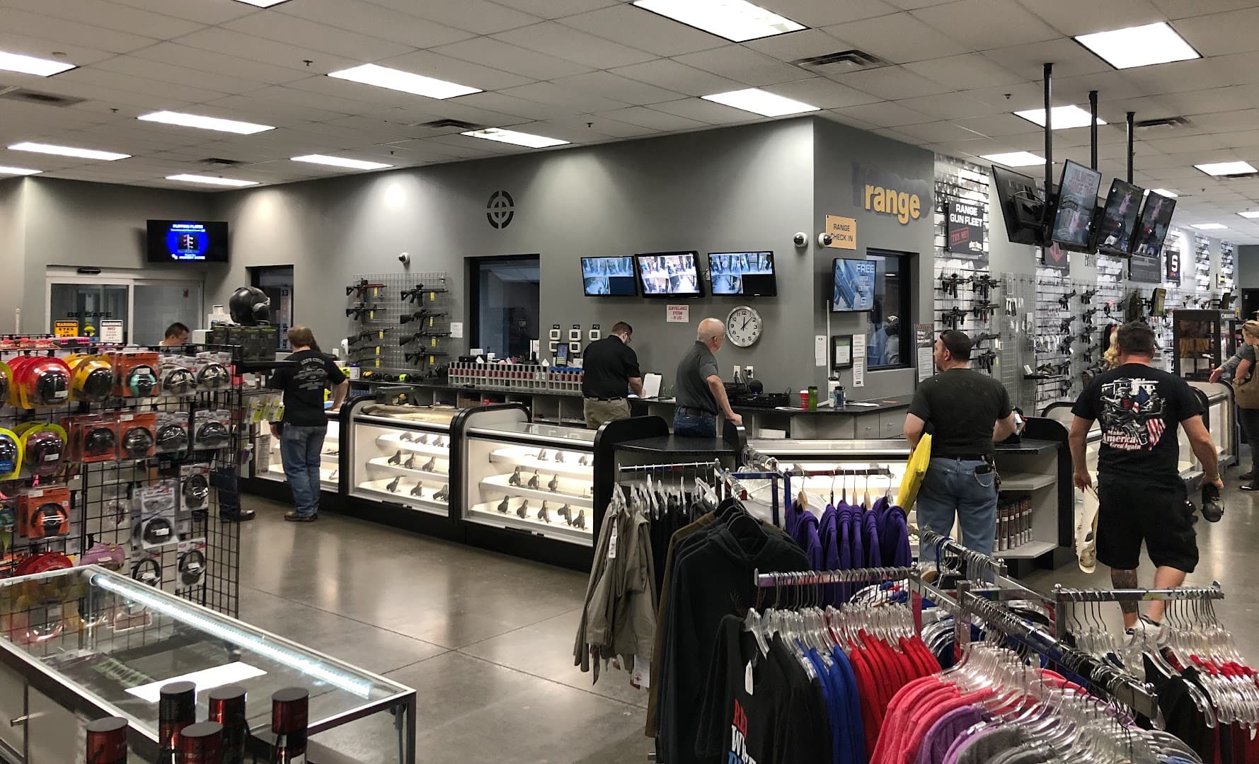 Shooter's World of Peoria - Image 4